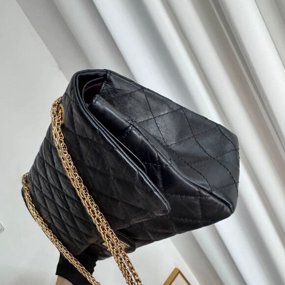 Chanel Women Pre-Loved Bag Very Good Condition - Picture 3 of 9